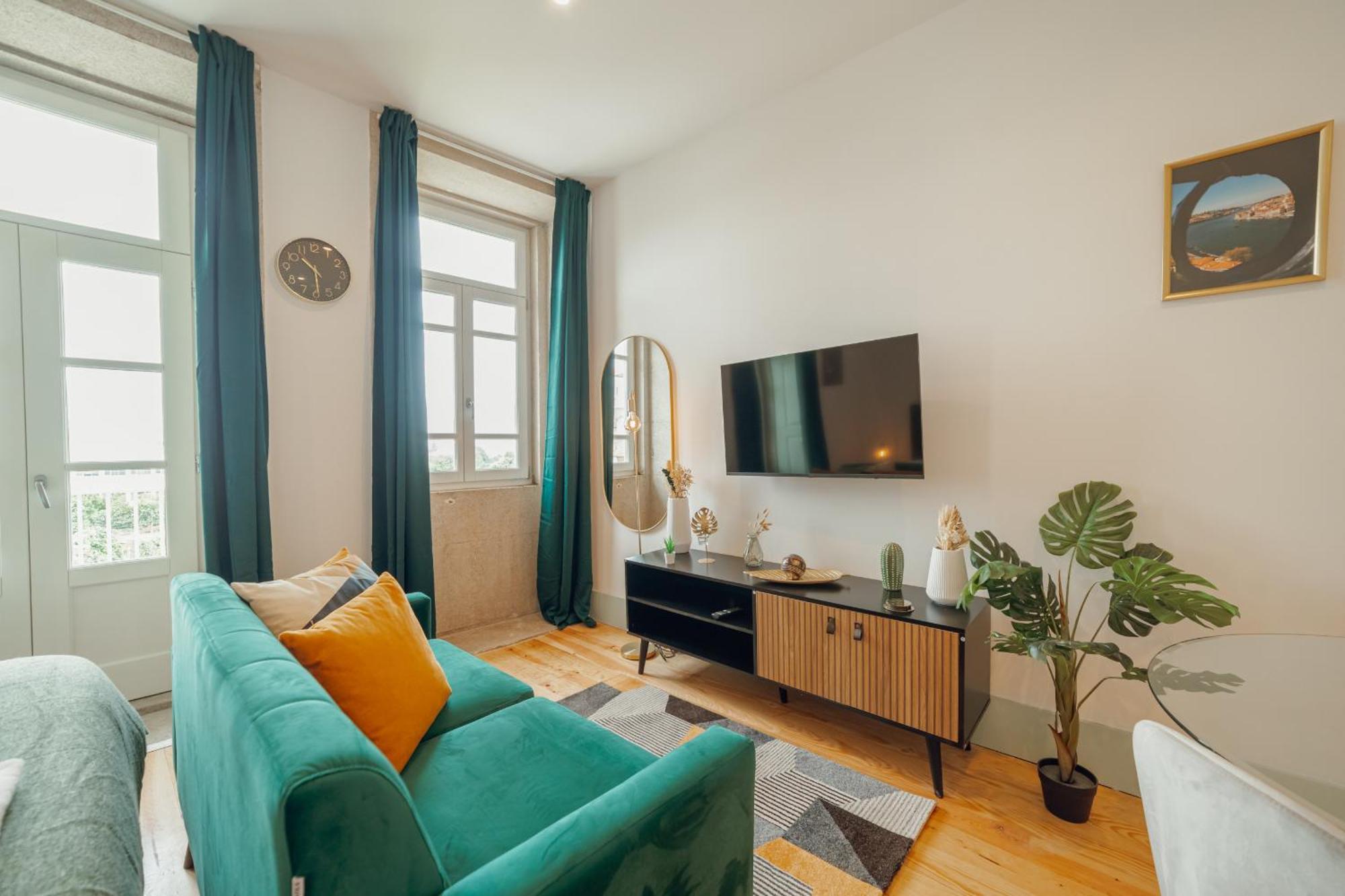Downtown Suites By Vacationy Porto Exterior photo
